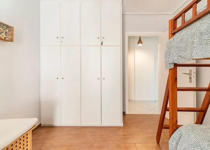 Modern Apartmen, Piraeus Near Microlimano, Kastela