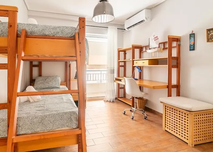 Modern Apartmen, Piraeus Near Microlimano, Kastela
